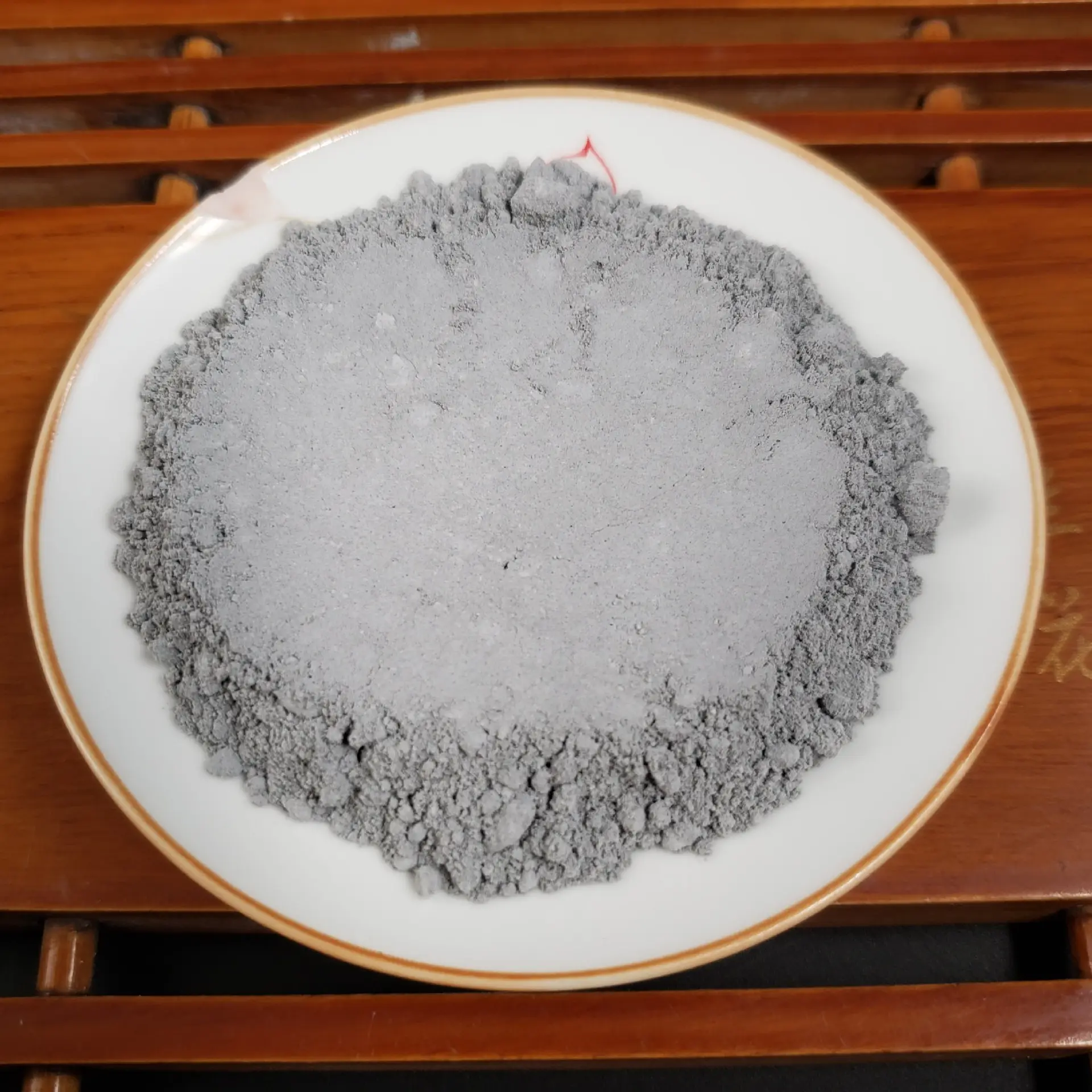 Wollastonite is a kind of ultrafine silica powder material.